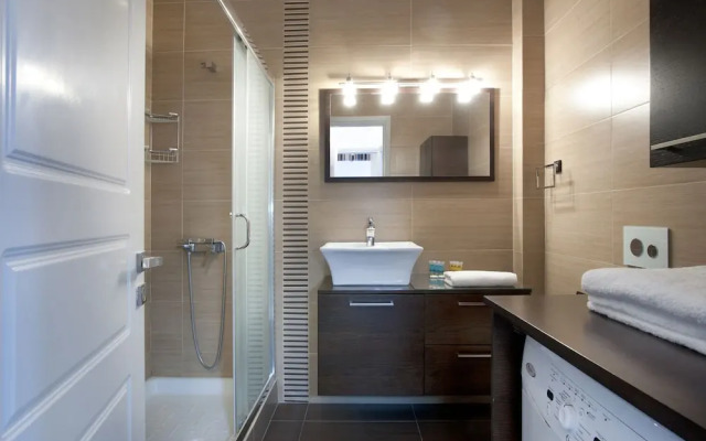 Glyfada, Modern Minimal Apartment