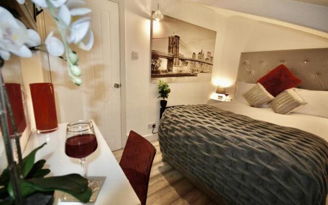 Sandybanks Torquay - Seaview and Promenade Apartments