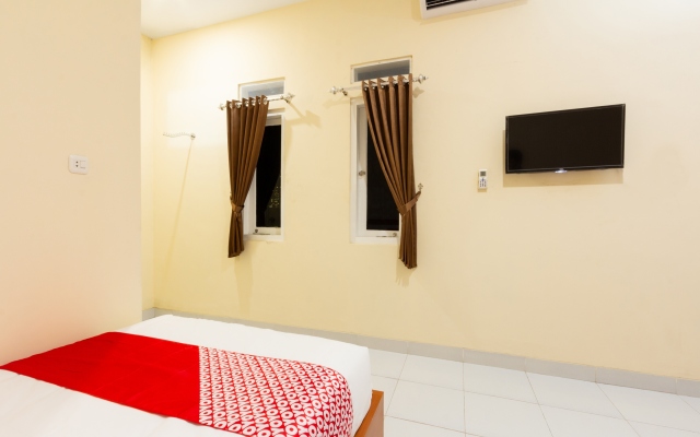 OYO 2008 Sellinas Family Residence Syariah