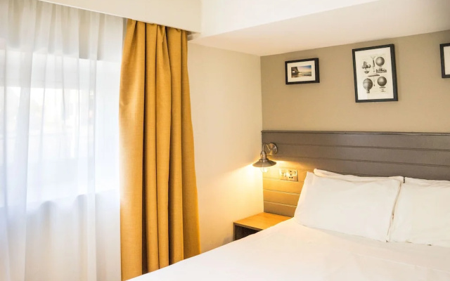 Almondsbury Interchange Hotel