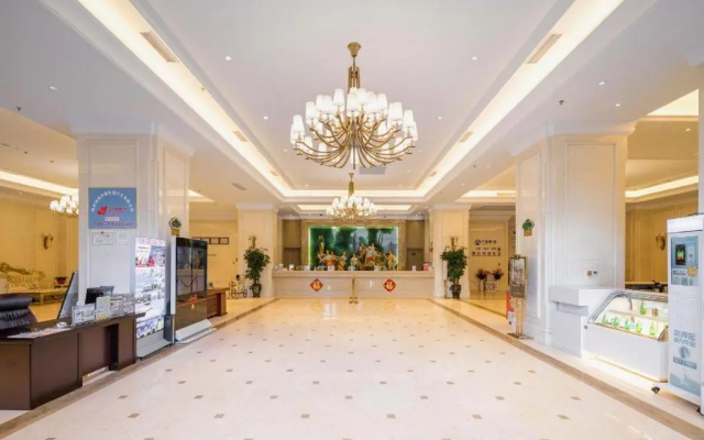 Vienna International Hotel (Sanya High-speed Railway Station) – Lobby – Sanya