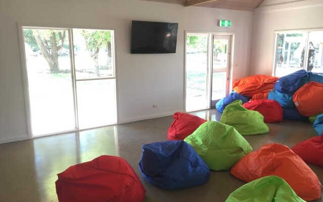 Alpine Sports Lodge