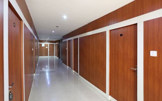 OYO 13288 Hotel Rajashree Inn