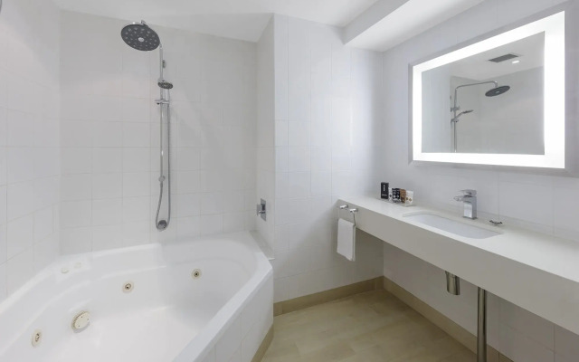 Amora Hotel Brisbane
