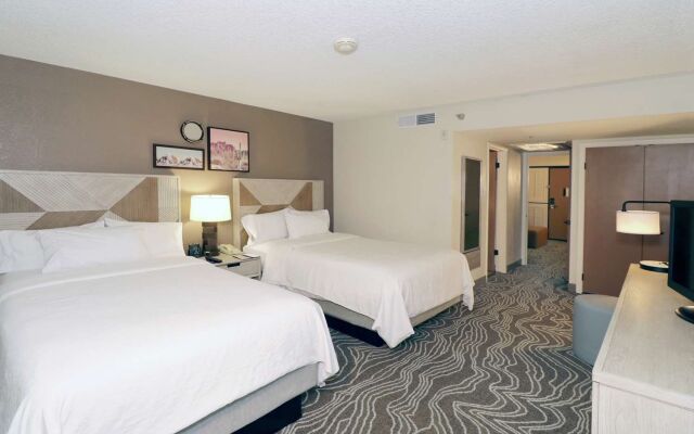 Embassy Suites Phoenix - Tempe