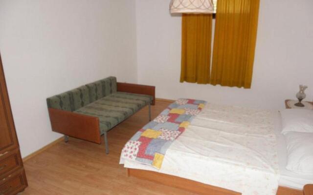 Margit - by the sea - A3(2+1)