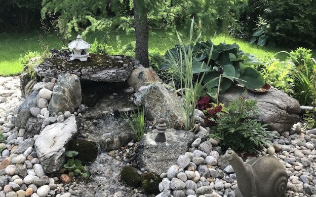 Modern Bungalow Bed and Breakfast