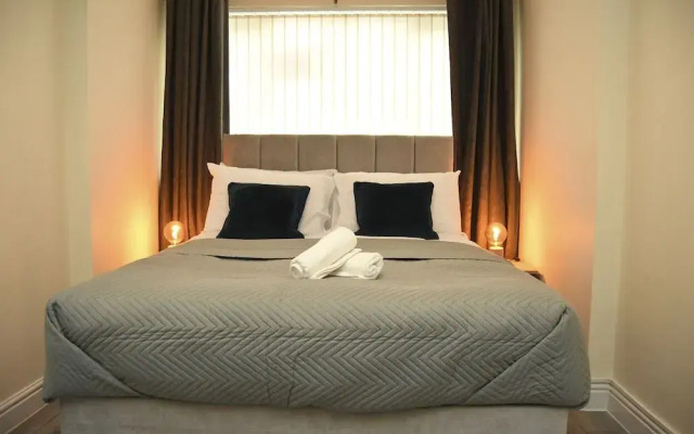Warrington Suites by Relax Stays