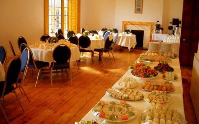 Cleeve House