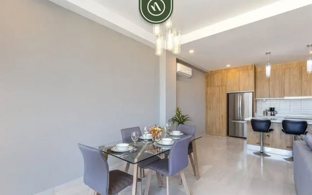 New 2 BR Condo With Private Terrace - BBQ