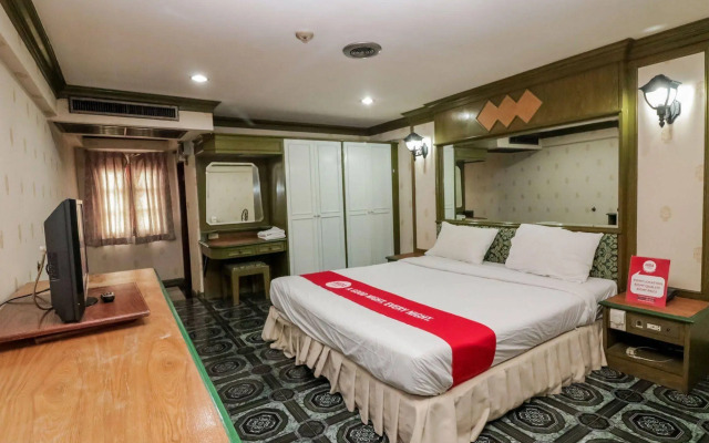 NIDA Rooms Ratchadaphisek Golden Dome Walk