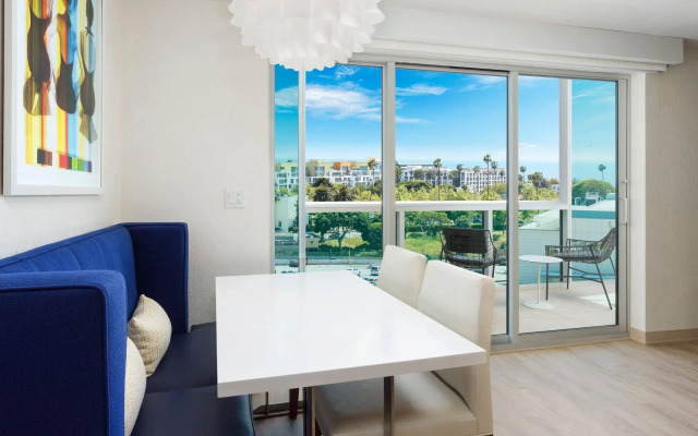 Courtyard by Marriott Santa Monica