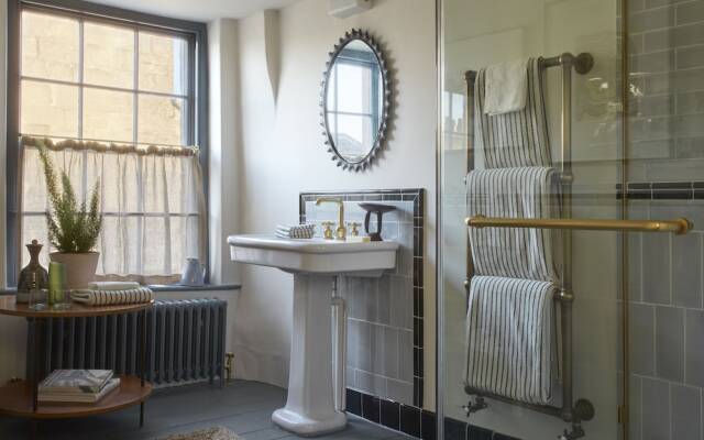 The Townhouse by 8 Holland Street
