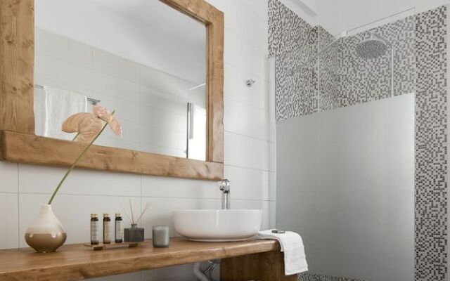 Pnoi Luxury Suites