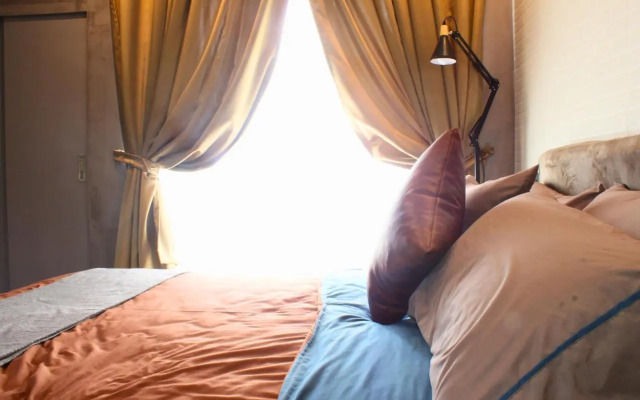 The Brass Burrow, Bel Air Soho Suites