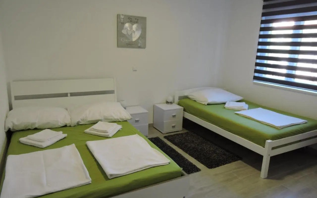 Apartments with a parking space Trogir - 16898