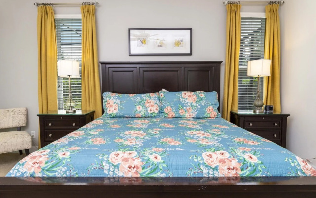 Gorgeous 4Bd with Pool @ 4072 Solterra Resort