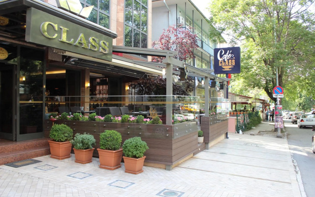 Class Hotel