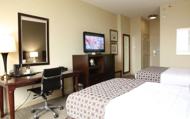 Ramada Plaza Cincinnati Sharonville