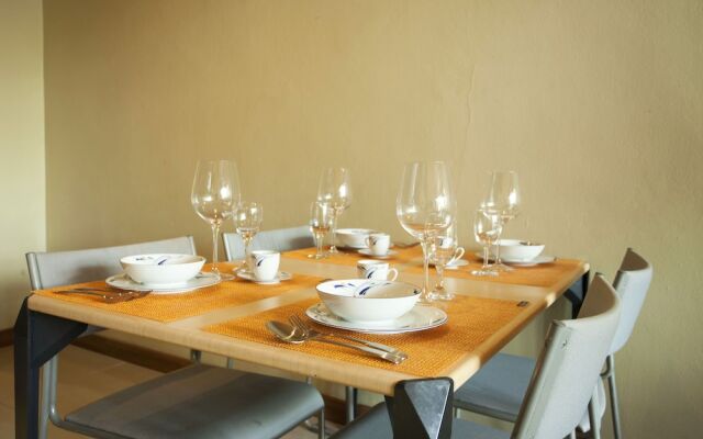 Near Shopping Mall/Old Town R.