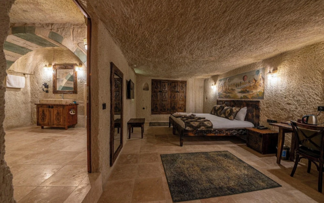 Capp Royal Cave Hotel