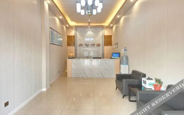 Xinyang Yunzhi Hotel
