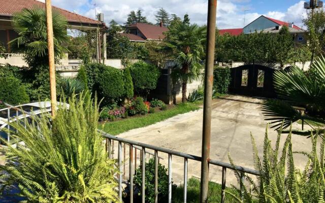 Guest House Lali Kostava 14