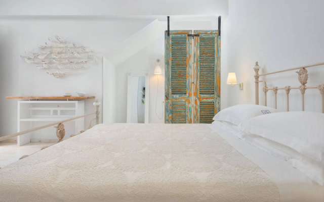 F Fine Suites- Adults Only