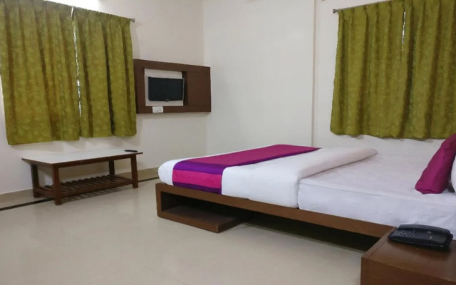 Hotel Sri Sai Comforts By OYO Rooms
