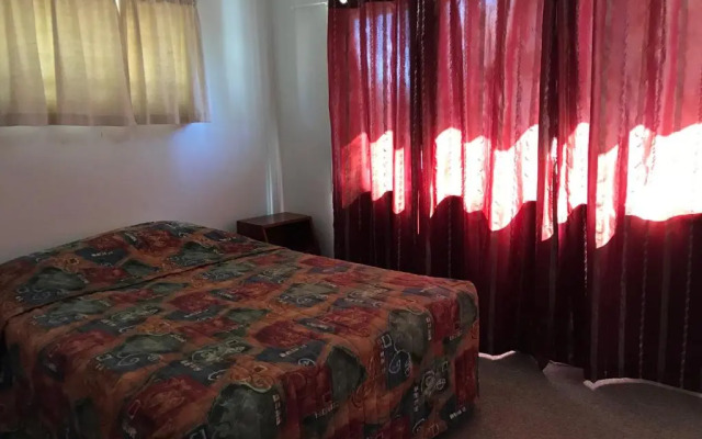 Oakridge Motel Tourist Park