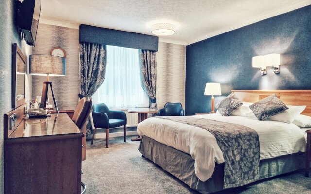 Blunsdon House Hotel