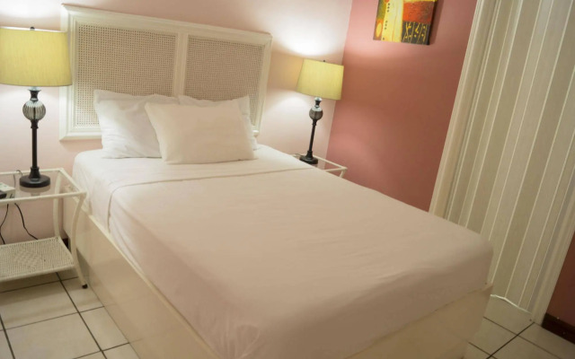 Hotel Bamboo Aeropuerto