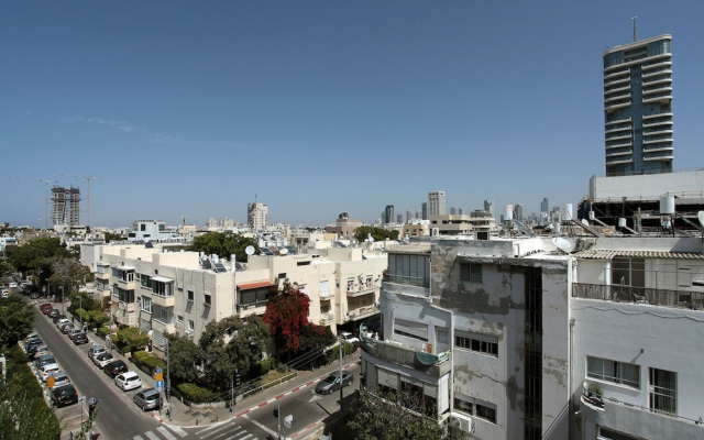 Chic Duplex Penthouse by FeelHome