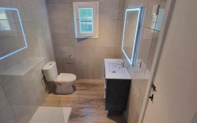 Fabulous refurbished apartment above private villa