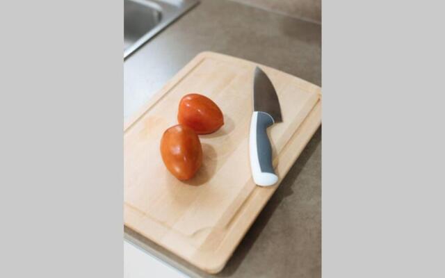 Hostly Sol 2bdr flat with patio in Seville center