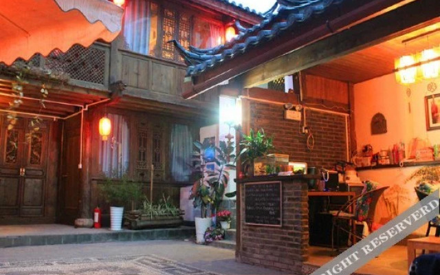 Xiyouji Crystal Palace Inn Lijiang