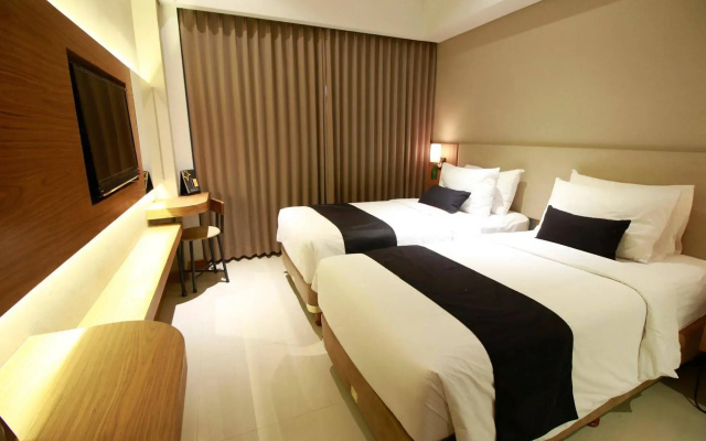 Yellow Star Ambarukmo Hotel