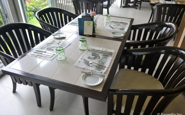 Discovery Country Suites