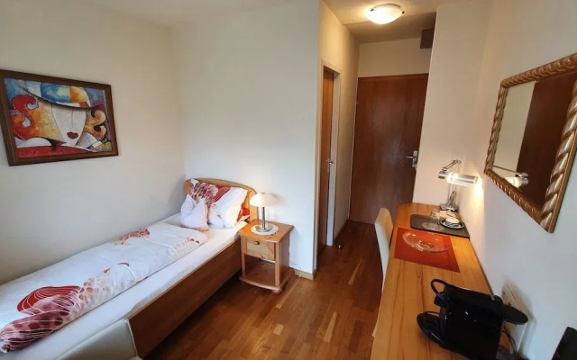 Casa Cristina- Kurpension Und Appartements