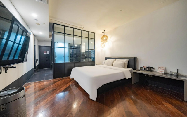 Vine Hotel