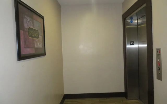 2 Bed 2 Bath in Studio City