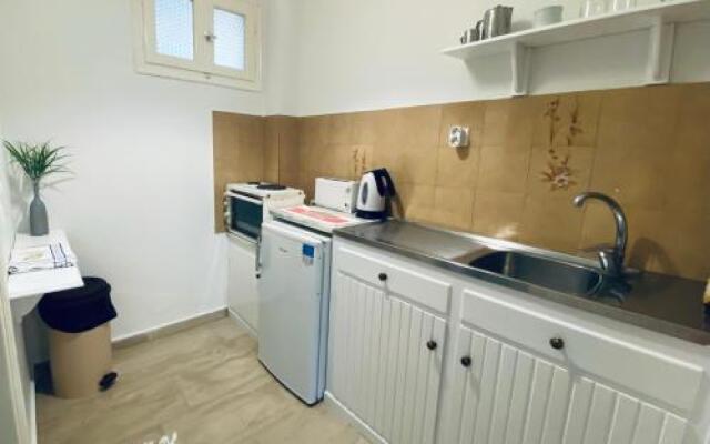 Afrodite's Pool and Studios