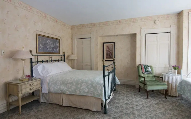 Harrison House Bed & Breakfast