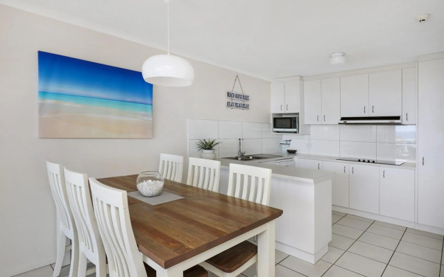Elouera Tower Beachfront Apartments