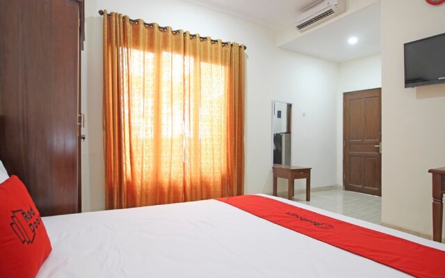 RedDoorz Syariah near UII Jakal