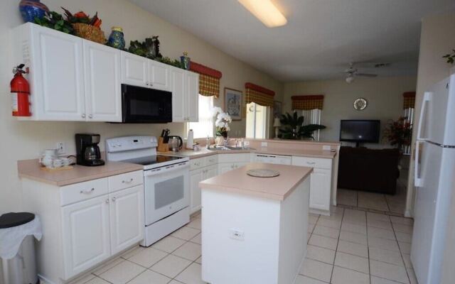 86340 2-story Pristine 4-bed Pool Home W/hot Tub & Balcony