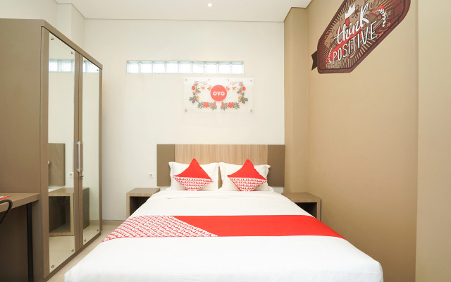 Graha 8 Syariah By OYO Rooms