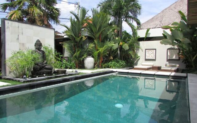 Private Villa in Seminyak 1142