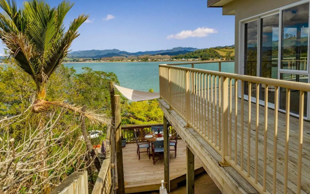 Seaview Serenity- Whitianga Holiday Home