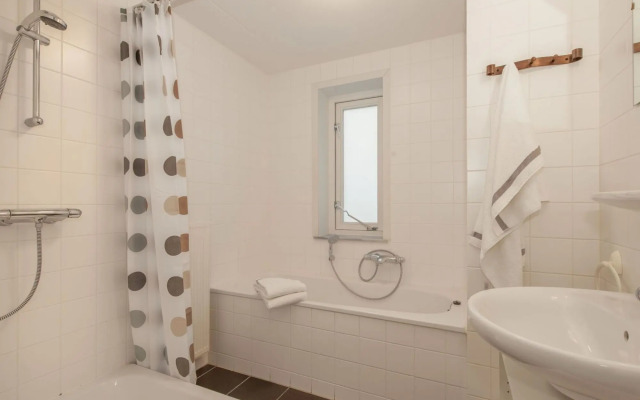 Restyled villa with microwave, 6 km from the beach